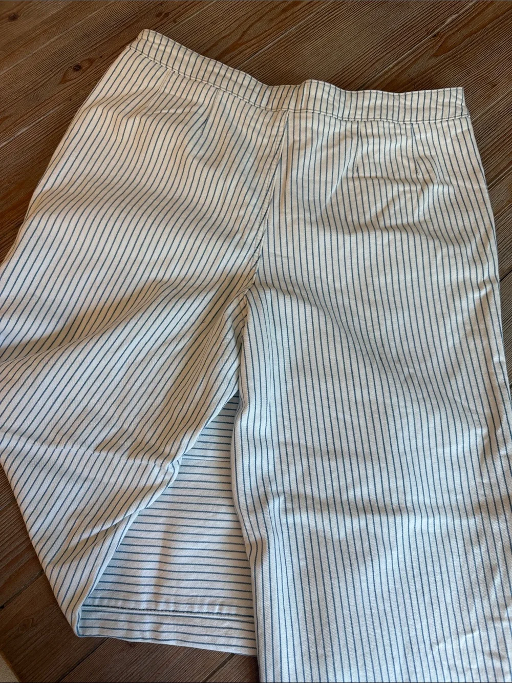 KanCan wide-leg White Pinstriped crops with Gold Buttons